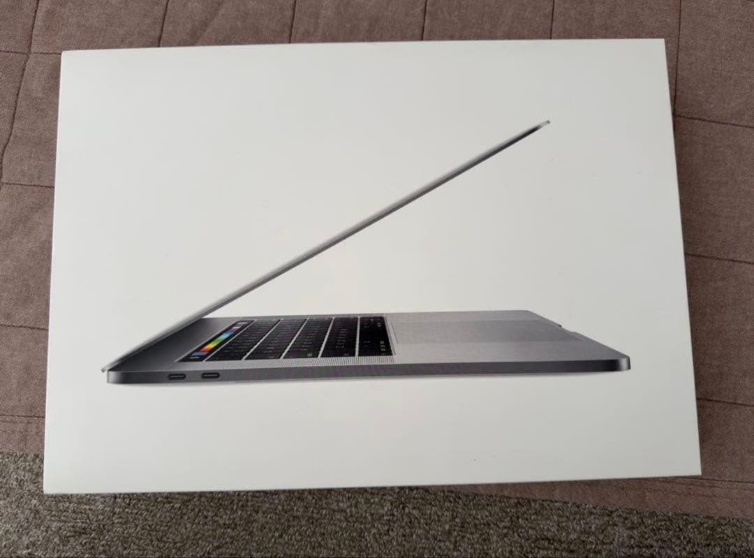 MacBook本体 MacBook Pro 15 inch icore i7 16/512 GB