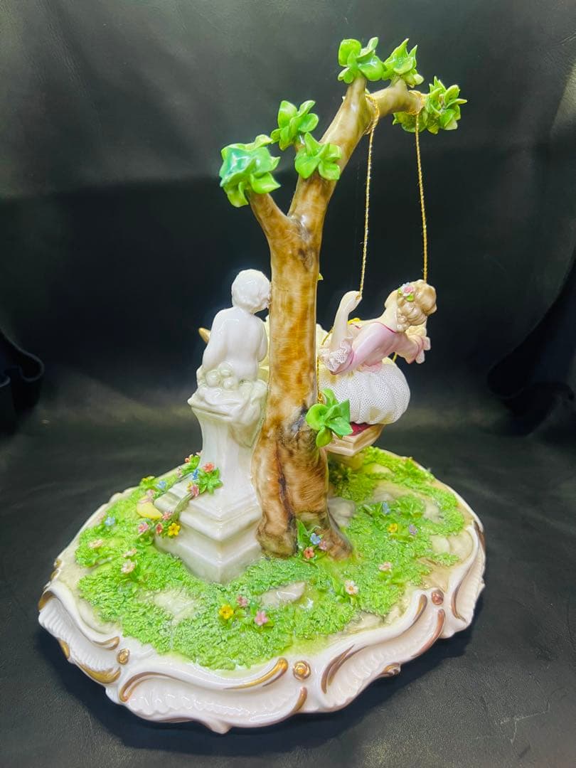 ロココ風 陶器製少女のブランコ置物