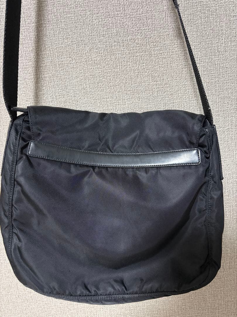 V*様 プラダナイロンショルダーバッグ