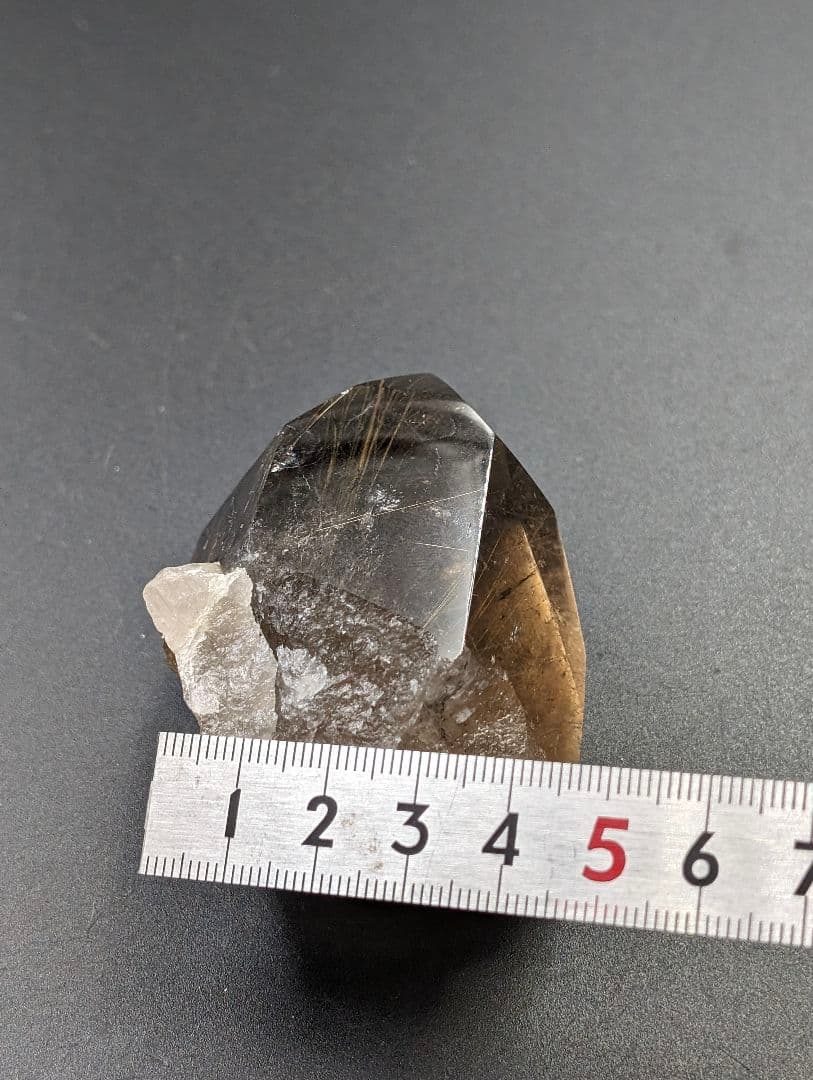 143g 大きめ　ブラジル産　原石 ルチルにスモーキークォーツBH6