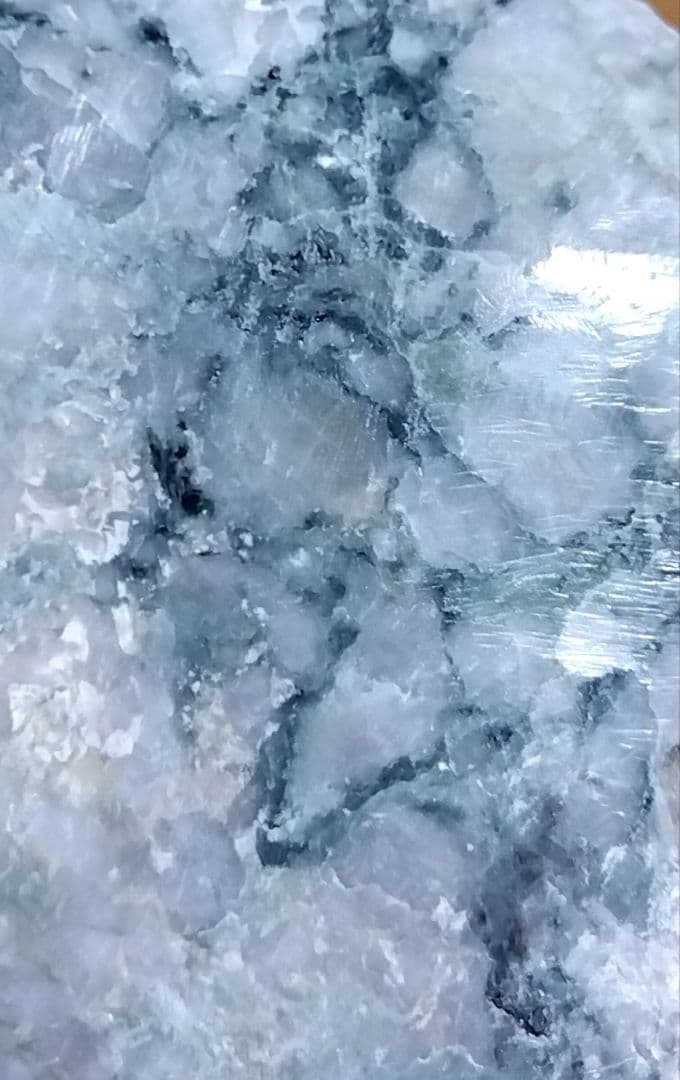 ★翡翠原石★糸魚川転石硬玉【横川・川ズレ青・化粧磨き2.3kg】