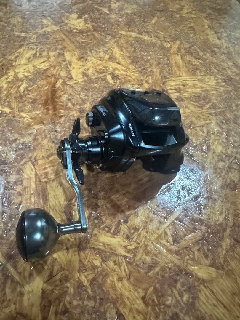 DAIWA 22シーボーグ 200j右ハンドル 電動リール