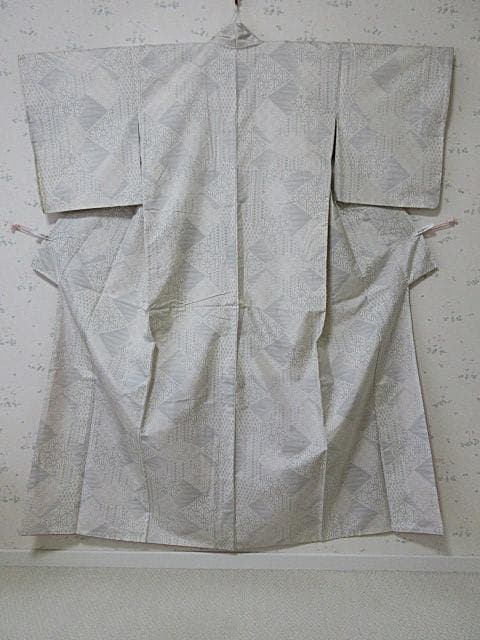 白大島紬：美品：幾何学模様：袷着物：トールサイズ：正絹：P25