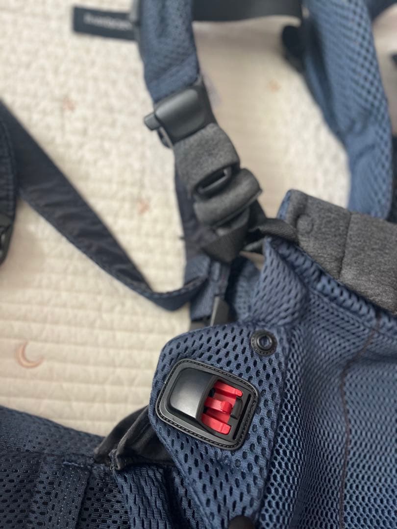 ベビービョルン ハーモニーネイビー抱っこ紐　リバーシブルカバー付き