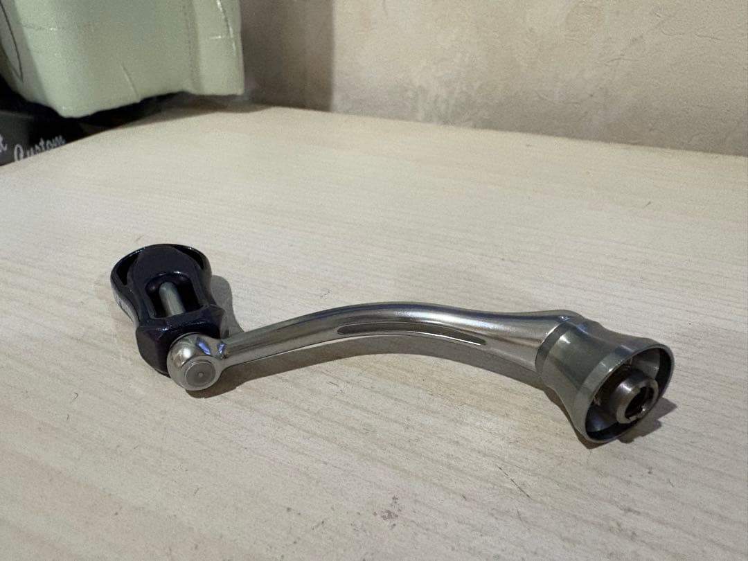 ★☆ダイワ 18イグジスト　LT2500S XH ハンドル 超美品