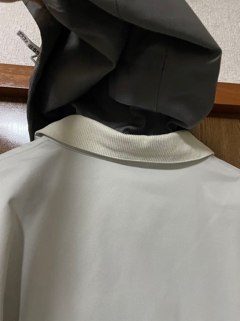 DLITE スノボウェア フード付きホワイトジャケットブラックズボン