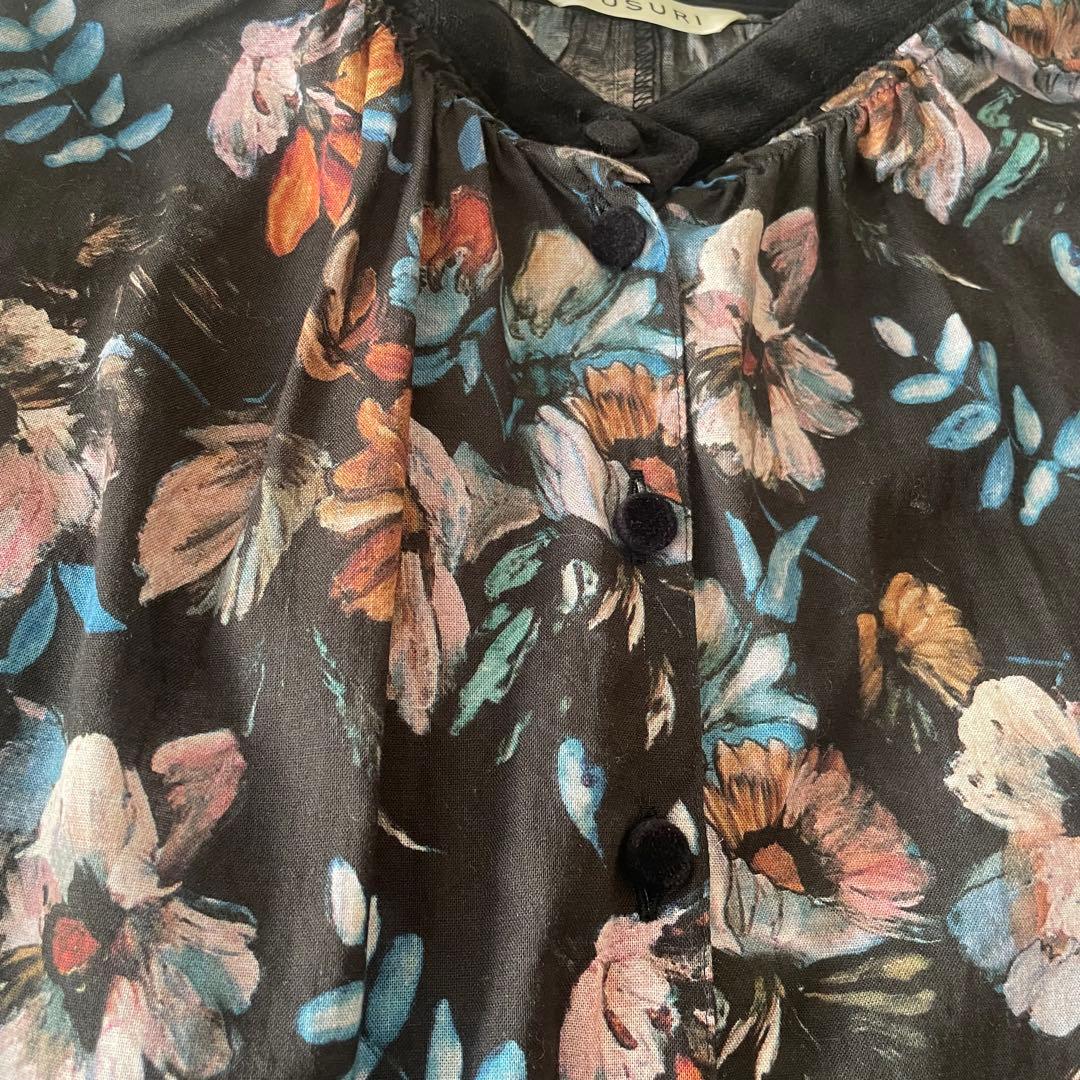 SUSURI ススリ　メロフォンブラウス 2025AW ブラック　フラワー