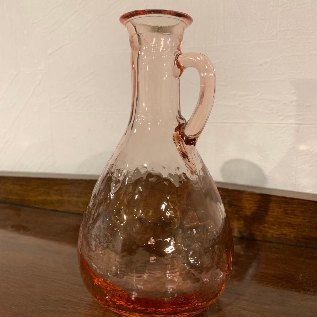 吹きガラス レトロガラス アンティークガラス ピンクガラス 花瓶 ハンドル付き