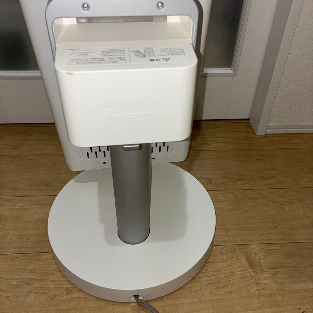 ダイキン セラムヒート CER11vS-W 人感センサー 首振り機能付き