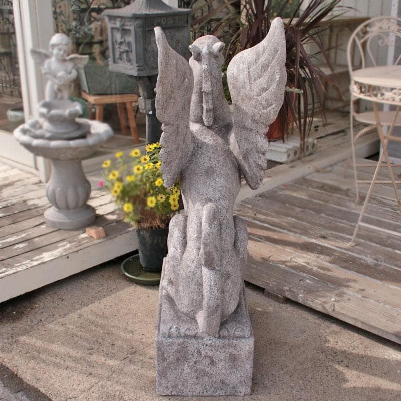 石像風グリフォン 樹脂製 神話の守護者が佇むガーデンオブジェ 143-212
