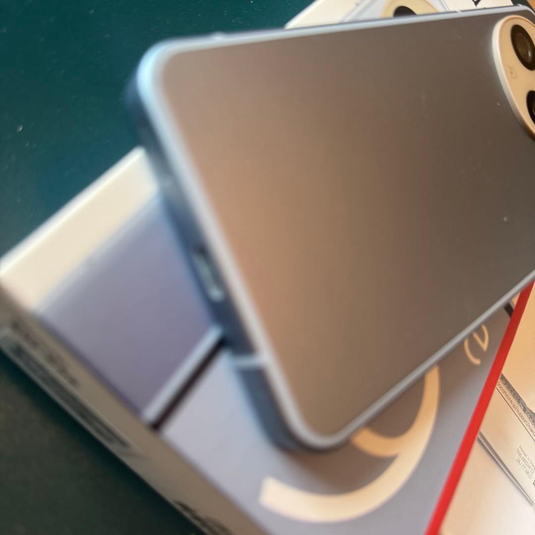 美品　箱付き　AQUOS sense 9 ドコモ