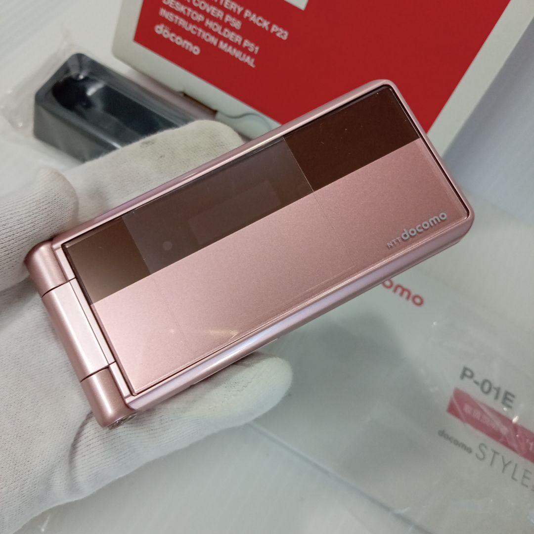 ma「新品未使用」NTTドコモ P−01E ピンクゴールド ガラケーセット