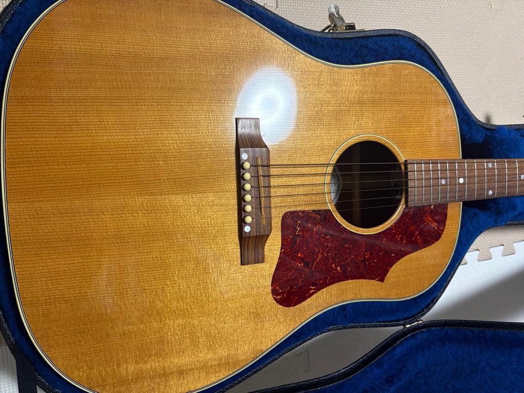 GIBSON j-50 アコースティックギター