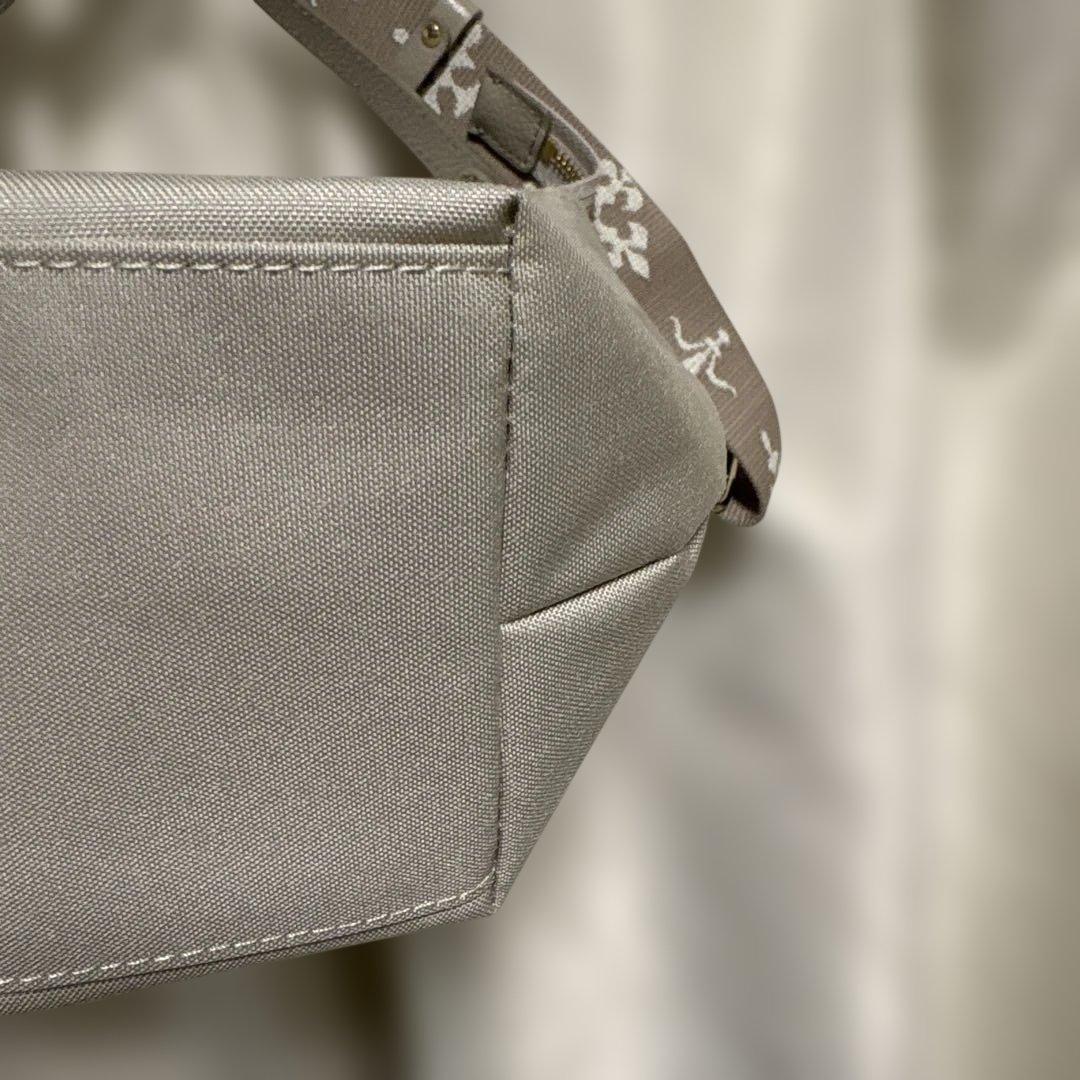 ほぼ未使用ラシット今期コーデュラナイロンシンプル2wayショルダーバッグ