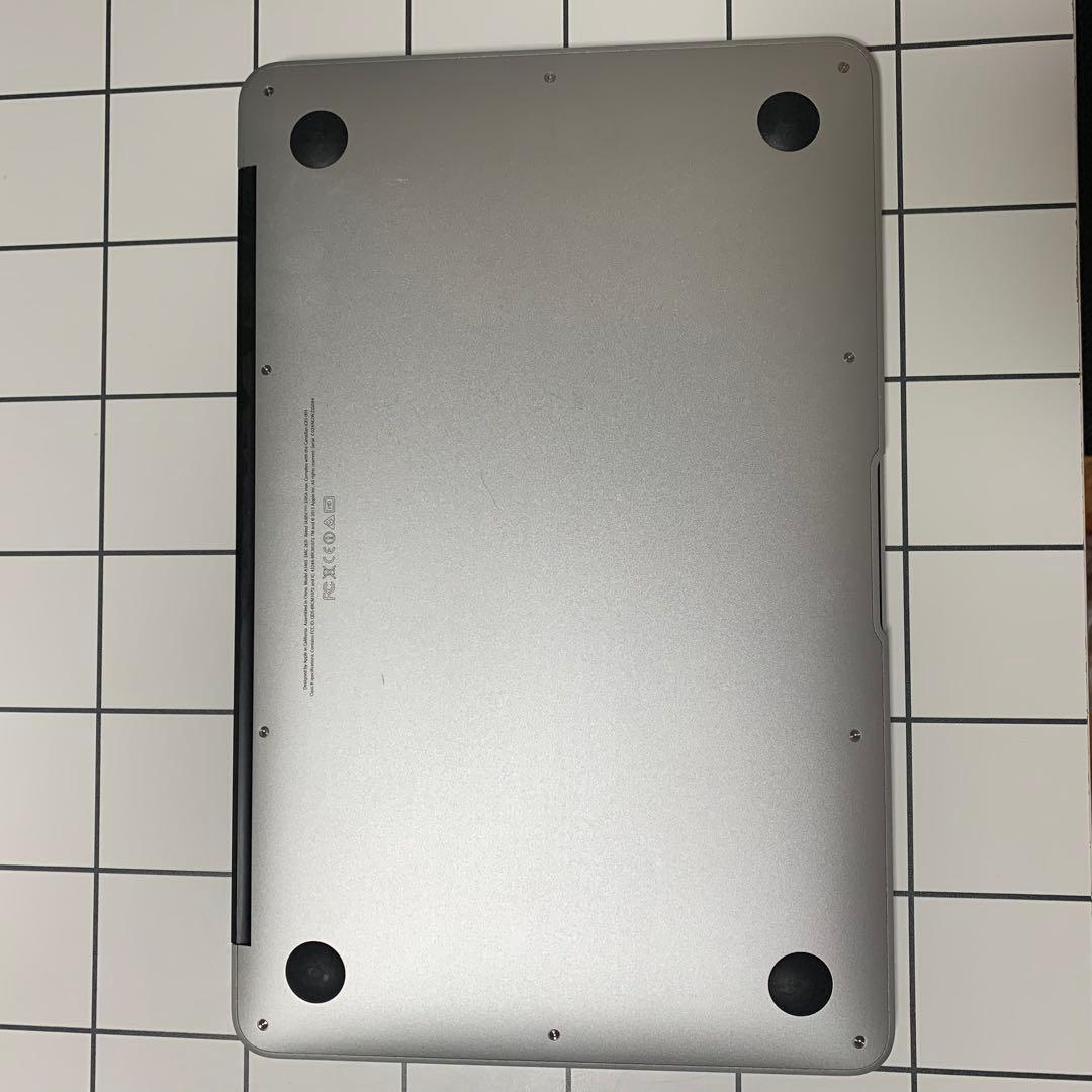 MacBook Air 11inch Early 2014 シルバー