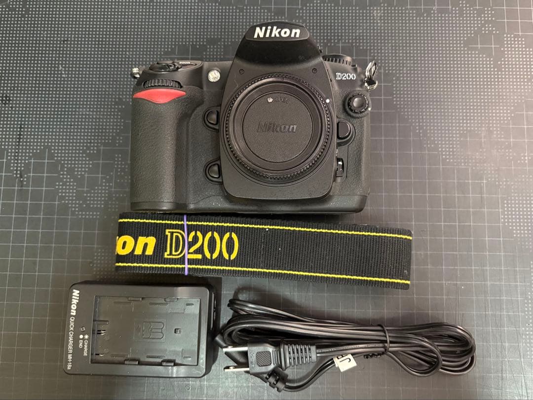 美品 Nikon D200 ボディ CCDセンサー