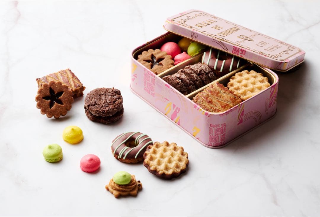 カフェタナカ　ボール&チェーンコラボバッグと阪急限定クッキー缶