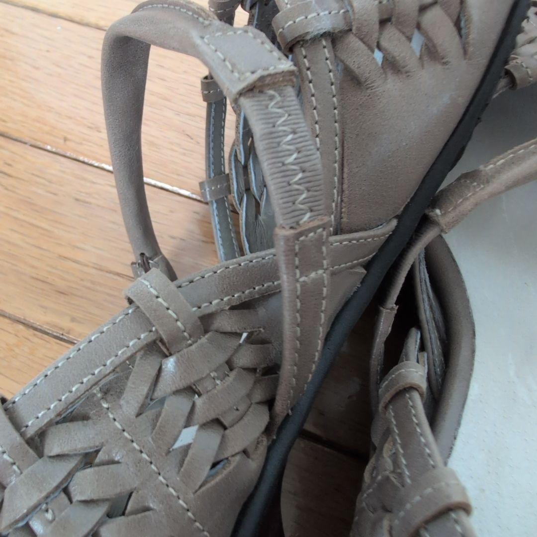 SAYA 編み込みデザイン フラットシューズ ベージュ