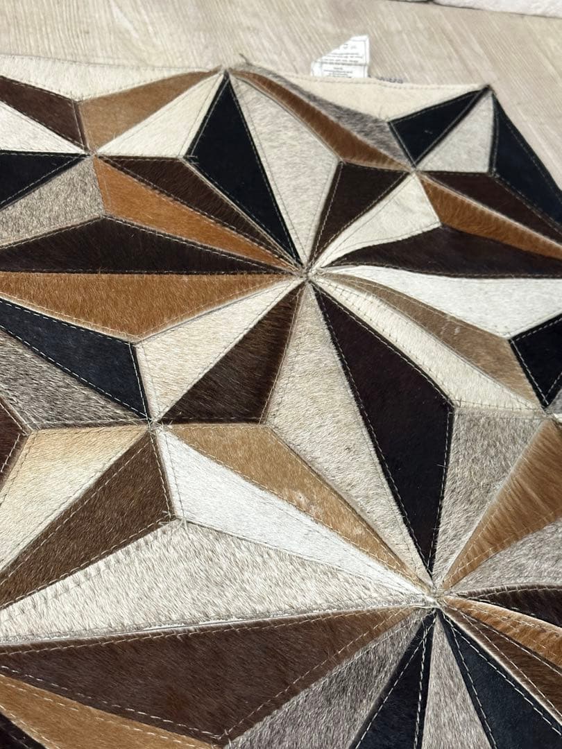 【東京都内23区配送無料】定価17万円　ドイツ製　牛革　絨毯　ラグ　カーペット