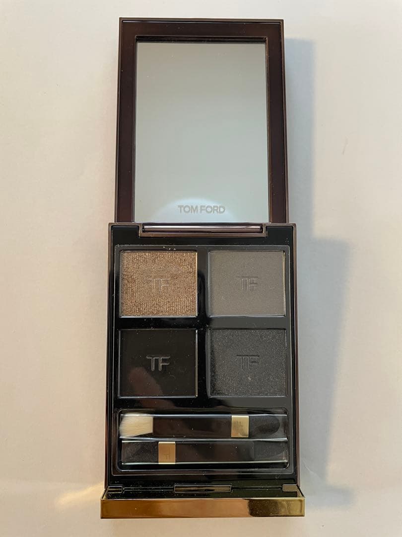 TOM FORD アイカラークォード　10 チタニウムスモーク