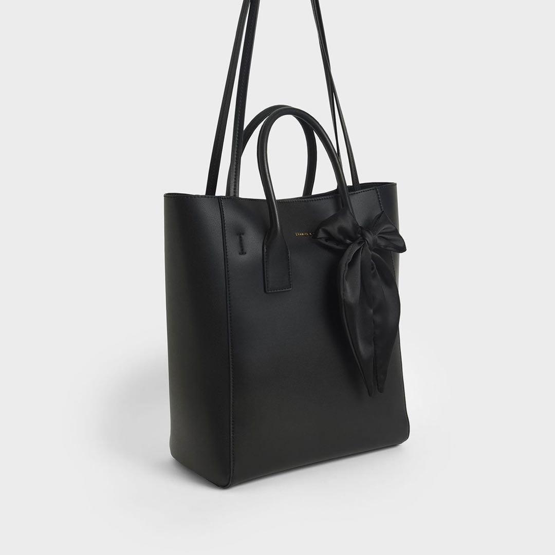 新品　未使用✴︎CHARLES&KEITH バック A4バック