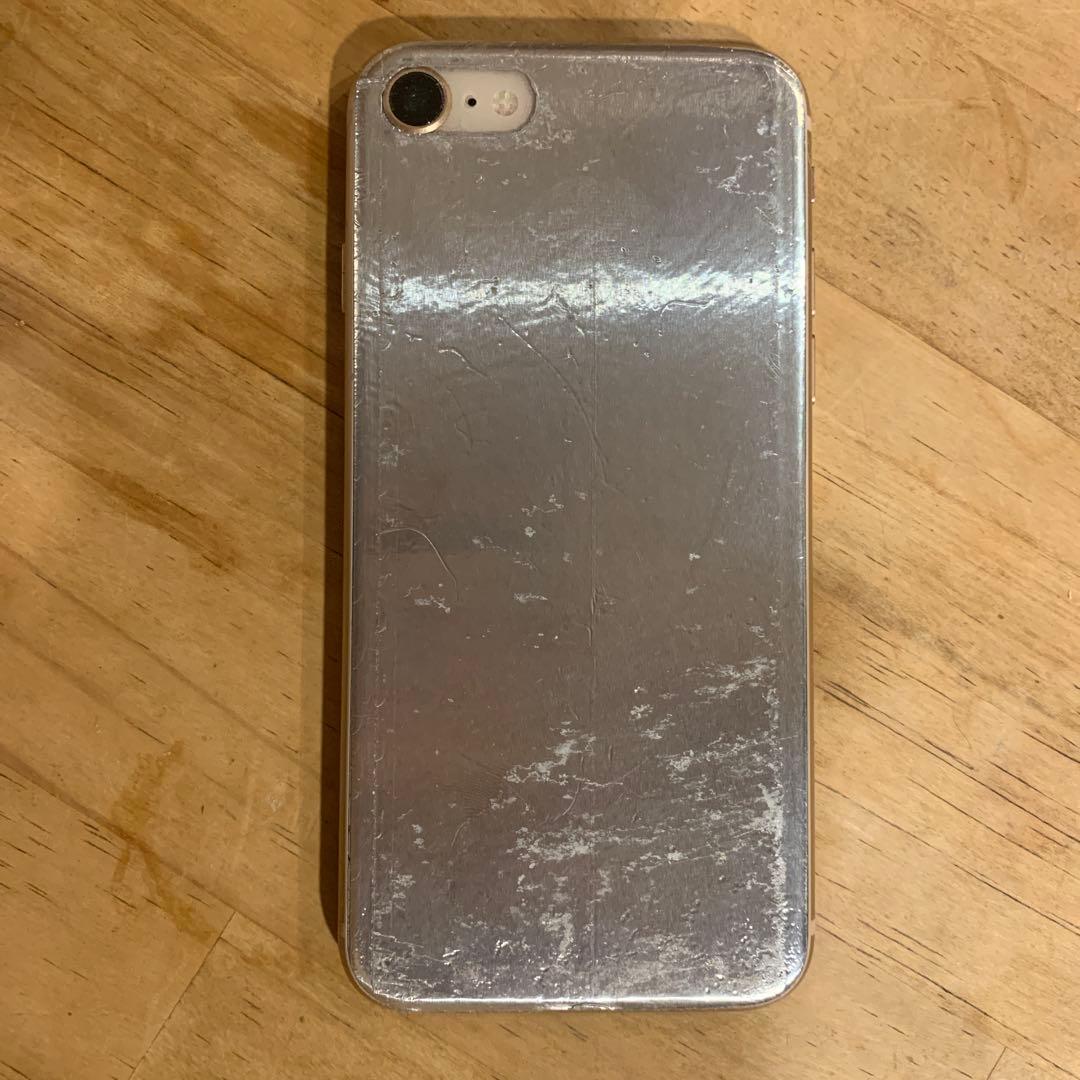 iPhone 8 本体
