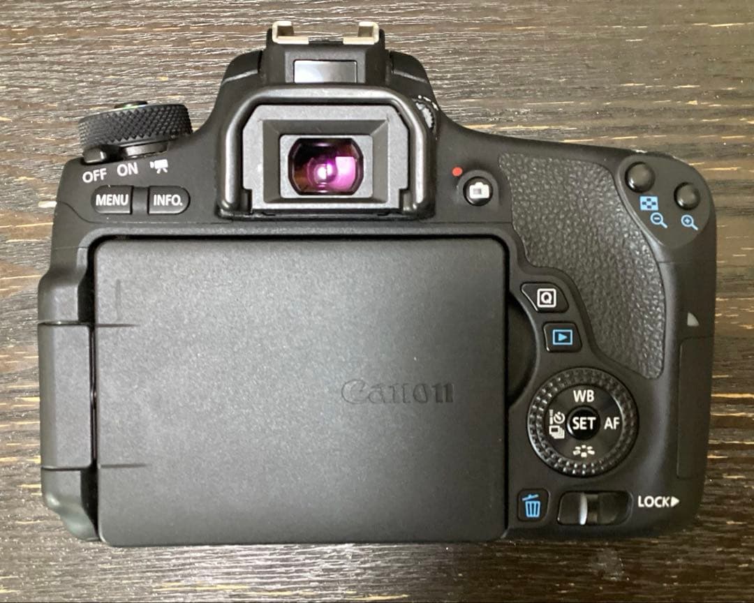 CanonEOS8000Dデジタル一眼レフカメラ　ダブルズームキット&おまけ