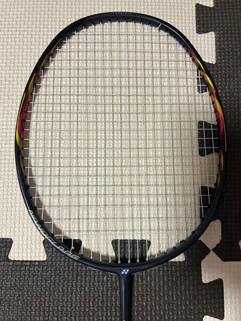 超美品　廃盤品ヨネックス　ナノフレア800 4UG6