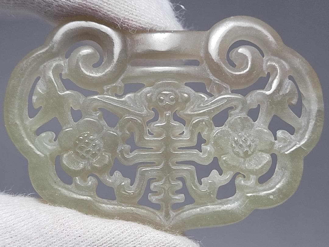 天然玉製 陽刻神獣紋 吉祥紋 玉装飾品 時代唐物 幅約5.4cm