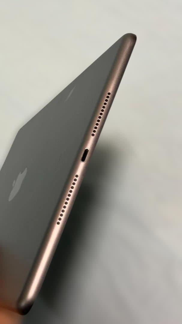 iPad 第7世代 32GB スペースグレイ MW742J／A Wi-Fi