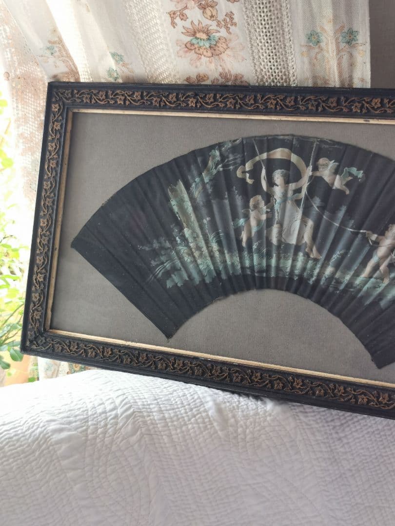 アンティークガラスフレーム 手描きシルク扇 天使と女性 ハンドペイントファン額装