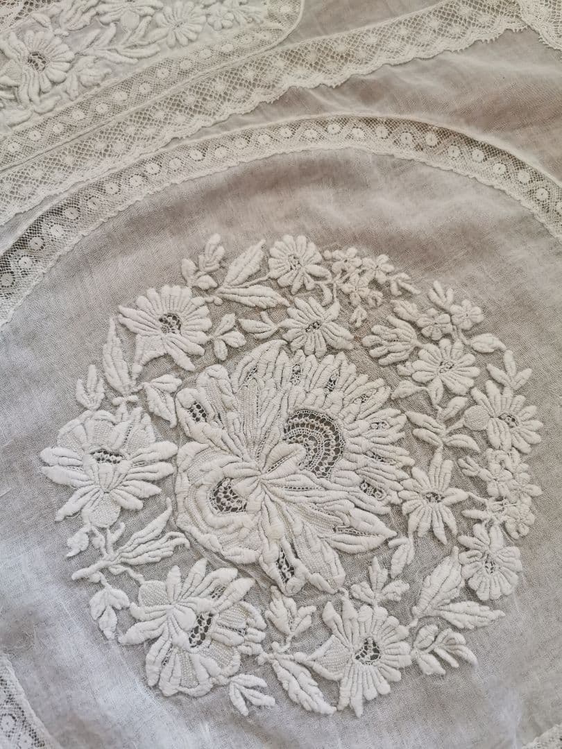 アンティーク フランス 美しい盛上刺繍 ノルマンディーレース 象牙色アイボリー