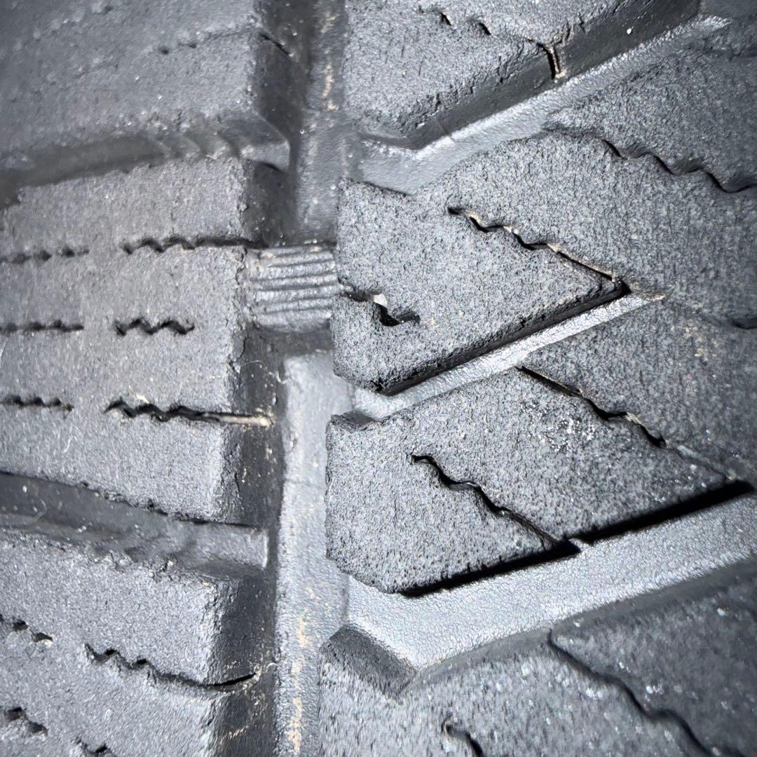 送料込み！ スバル レヴォーグ 215/50R17スタッドレス ブリヂストン