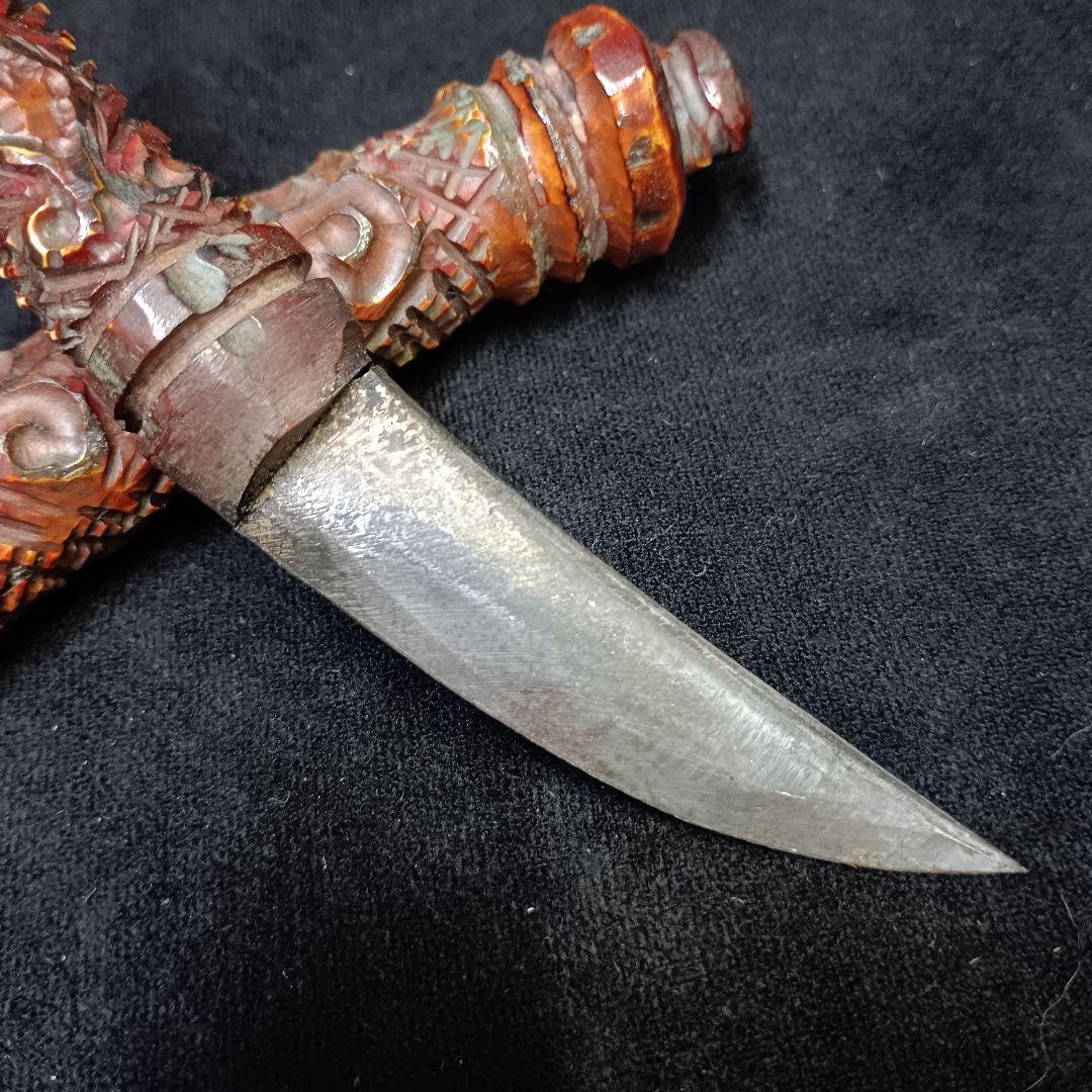 北海道アイヌ　メノコ　マキリ彫刻装飾の鹿骨製ナイフ