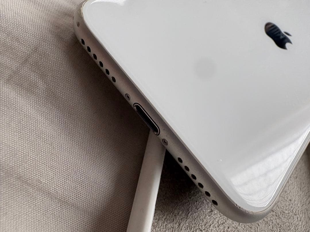 iPhone SE (第2世代) SIMフリー　256GB ホワイト