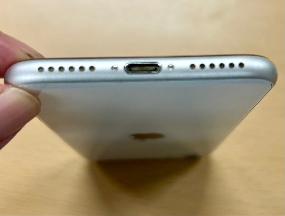 第２世代iPhone SE MHGQ3J/A 64gb