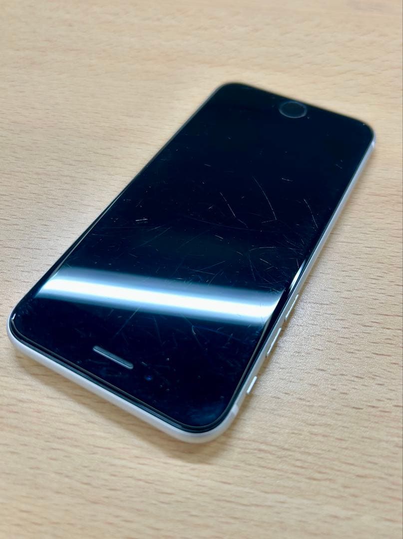 第２世代iPhone SE MHGQ3J/A 64gb