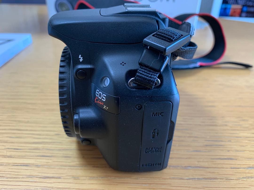 Canon EOS Kiss X7 レンズキット　備品全揃い　三脚、解説書つき