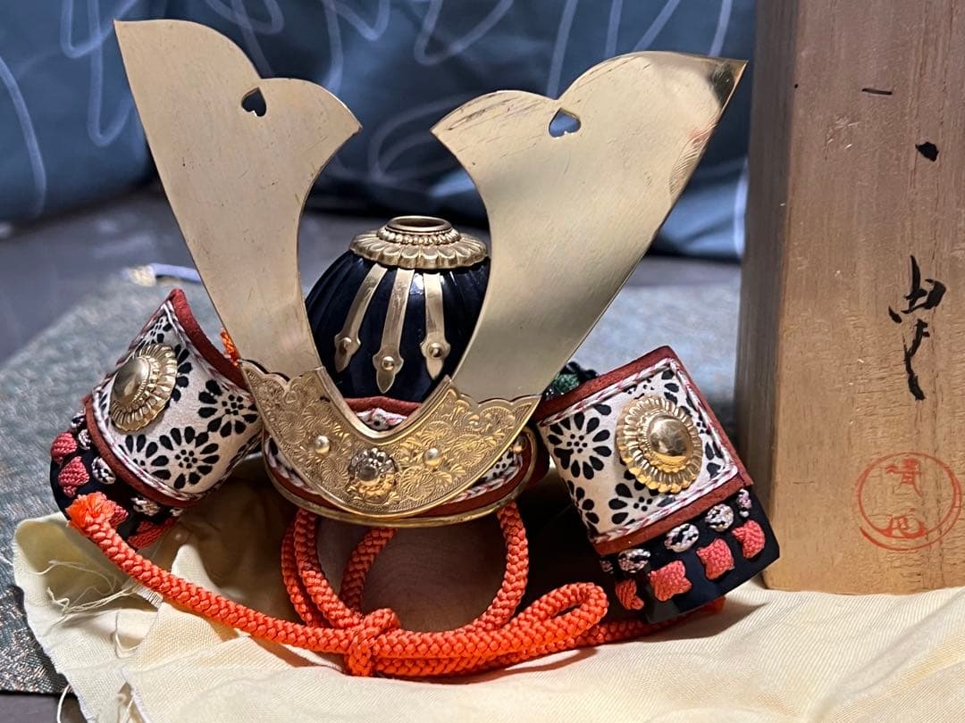 甲冑師 加藤一冑 菊金物兜 細川頼有 戦国武将 兜 置物