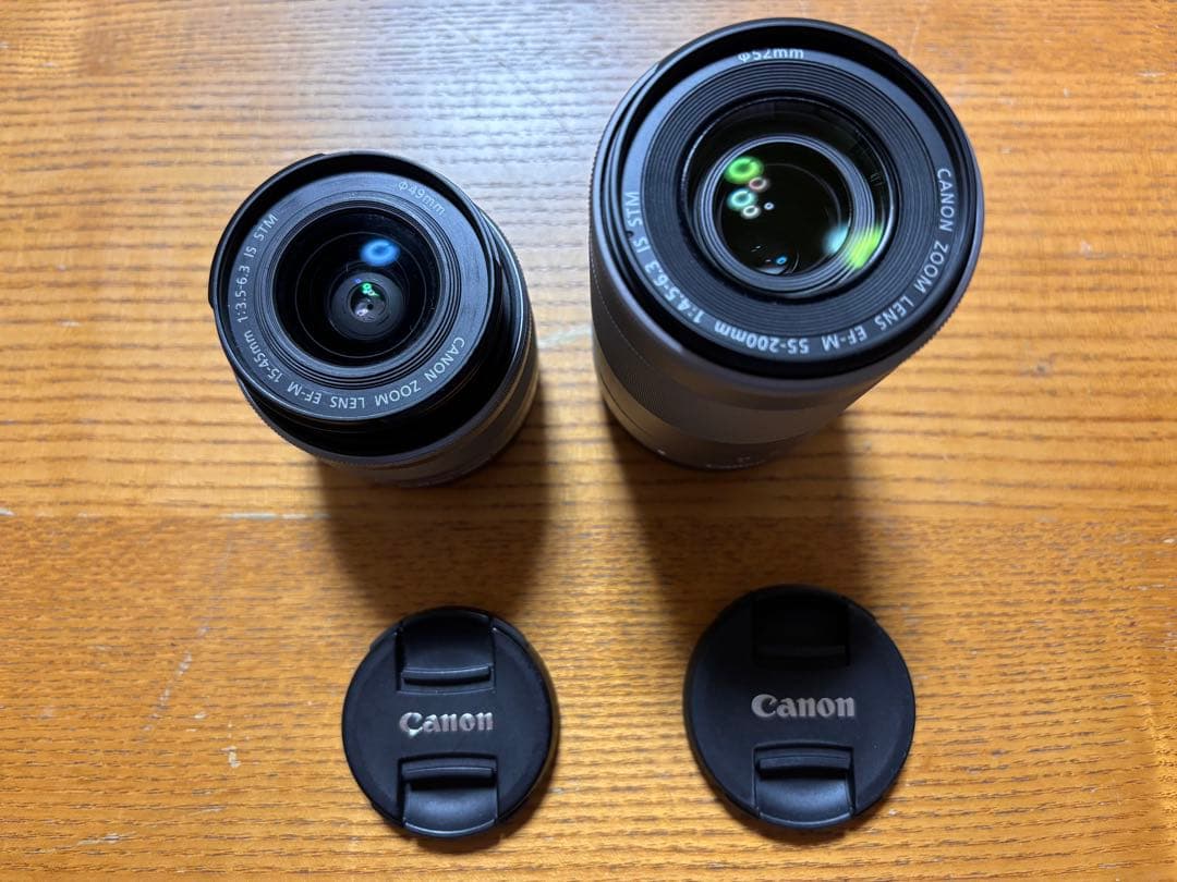 Canon EOS Kiss M ダブルズームキット　専用箱あり