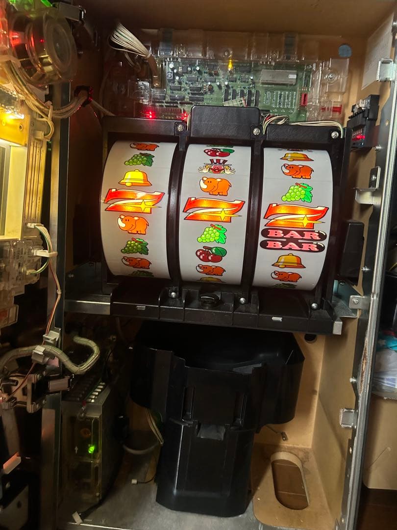 5号機ジャグラー実機 「メダル機」メダル付き（約1200枚）