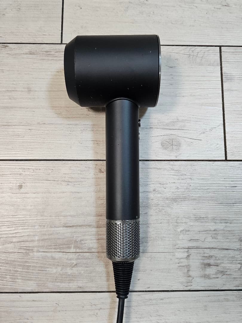 アタッチメント4点付きダイソン　メンテナンス済み　dyson hd08　ブラック