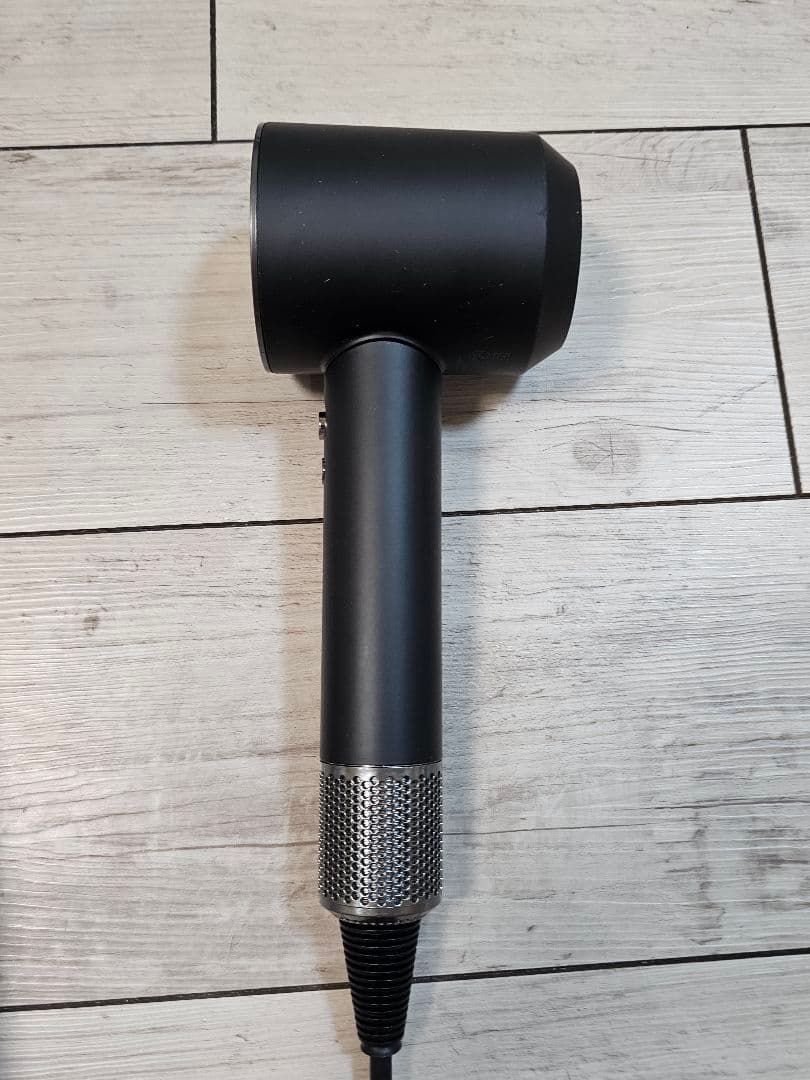 アタッチメント4点付きダイソン　メンテナンス済み　dyson hd08　ブラック
