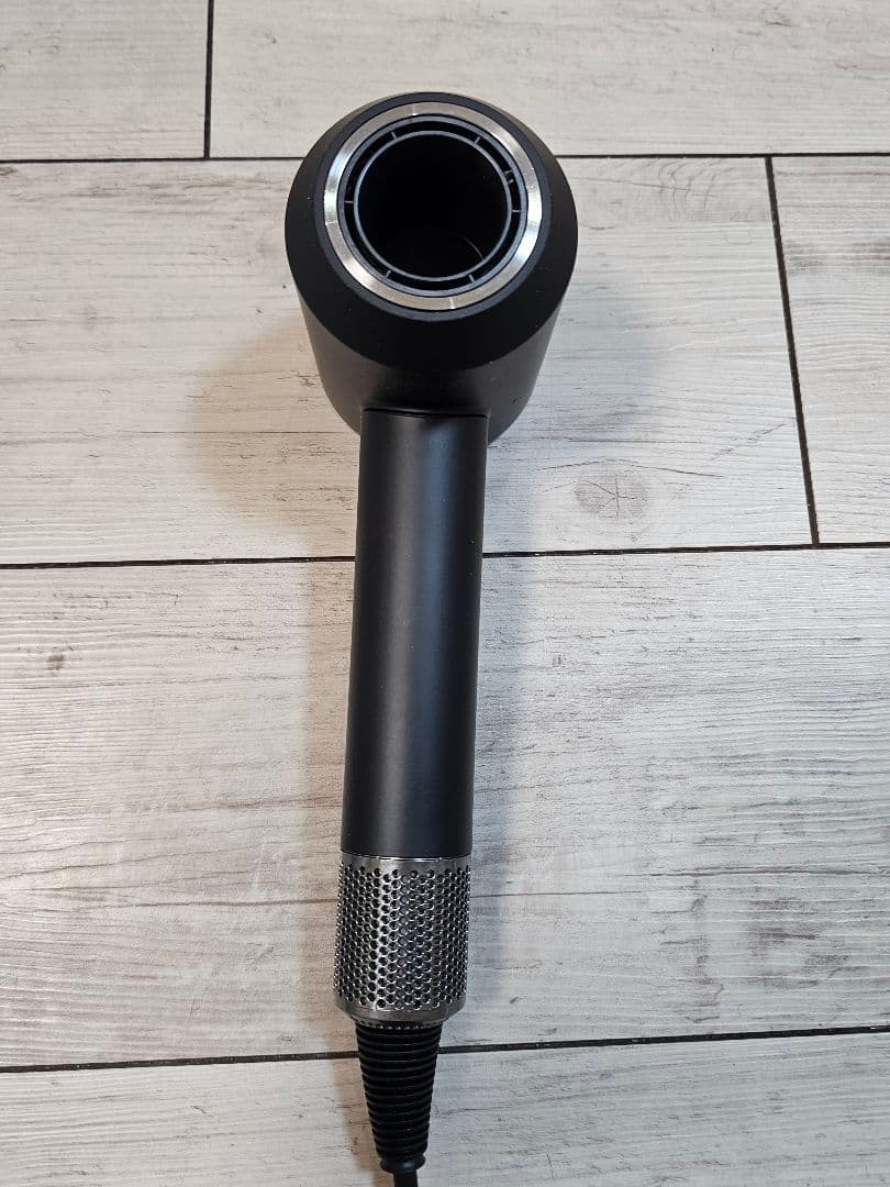 アタッチメント4点付きダイソン　メンテナンス済み　dyson hd08　ブラック