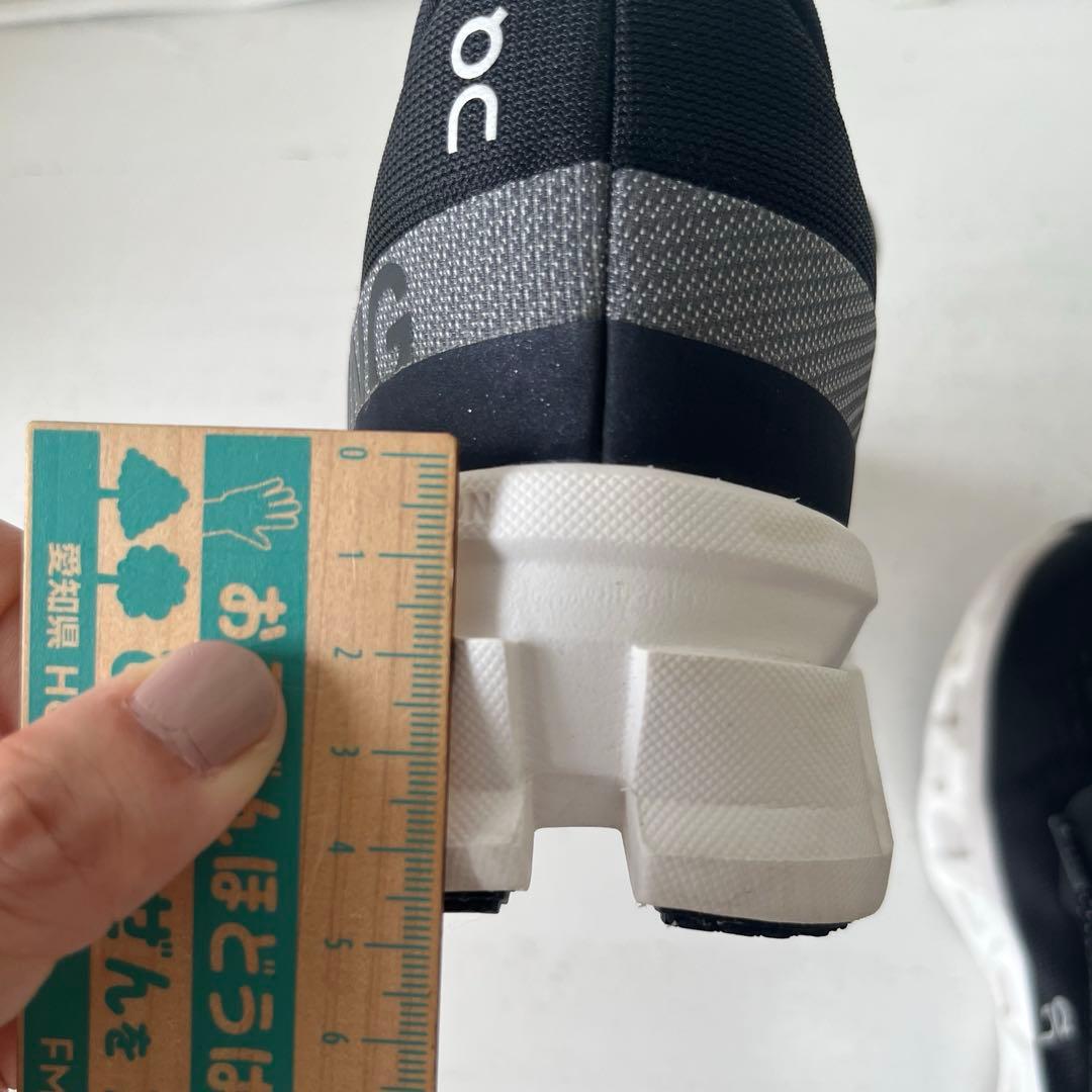 クラウドモンスター2 ON ランニング ブラック 23.5cm