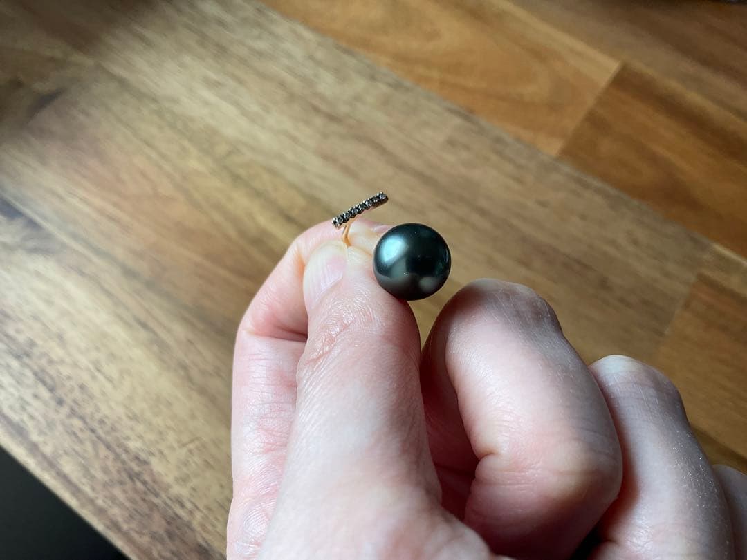 Hirotaka ブラックパール ショートバーピアス