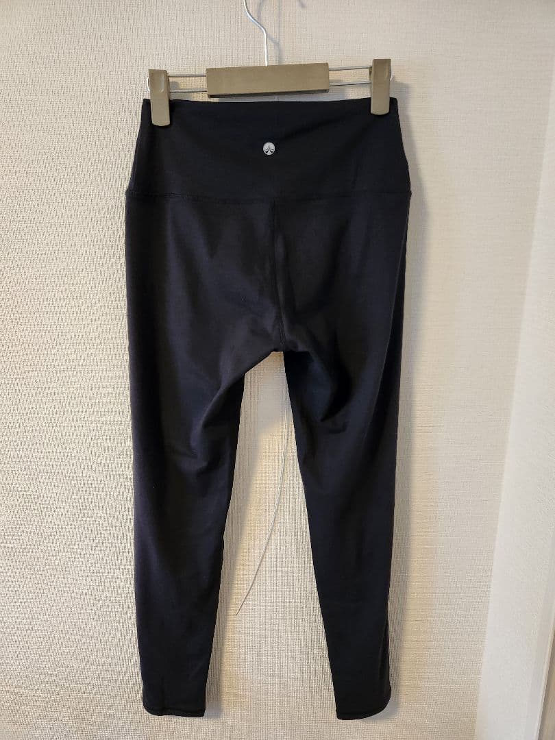 【美品】SUKALA ヨガウェア 上下セット ホットヨガ LAVA