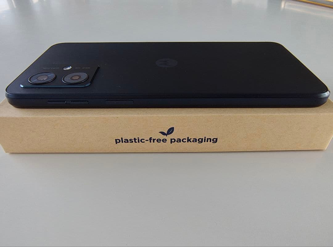 motorola g64y 5g 黒 サイドメッキゴールドケース ガラス付き