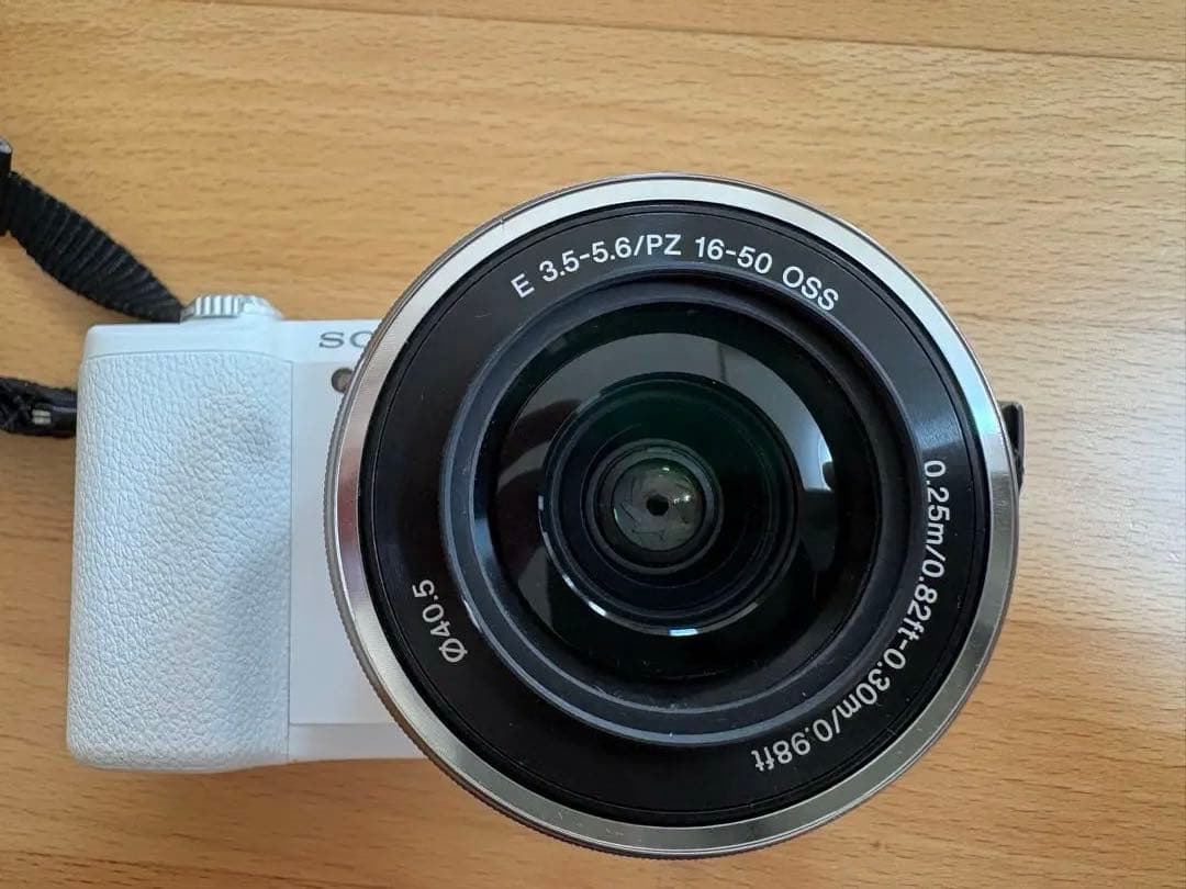 SONY ミラーレス一眼カメラ ホワイト α5100 望遠レンズ付き