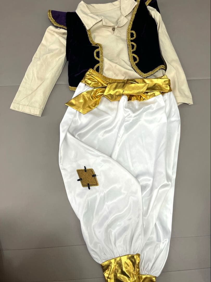 アラジンコスプレ　ジーニーのみ